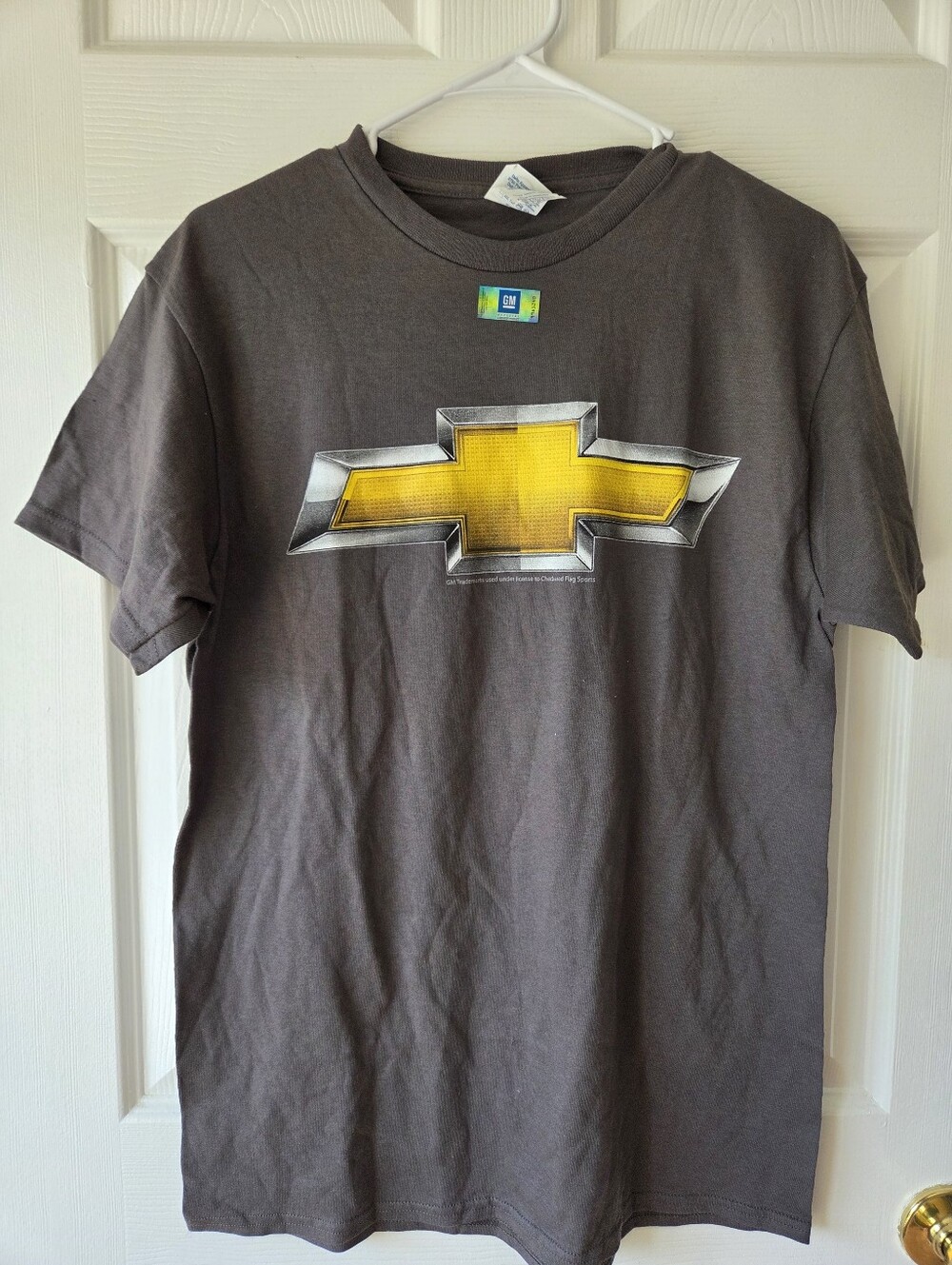 Chevrolet Bowtie Graphic Tshirt M Chevy Logo Gray Gold Short Sleeves NWT GM